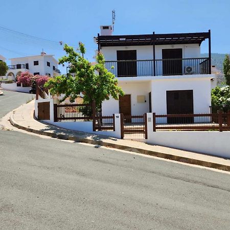 Seaclusion Vacation Villa Pomos Exteriér fotografie