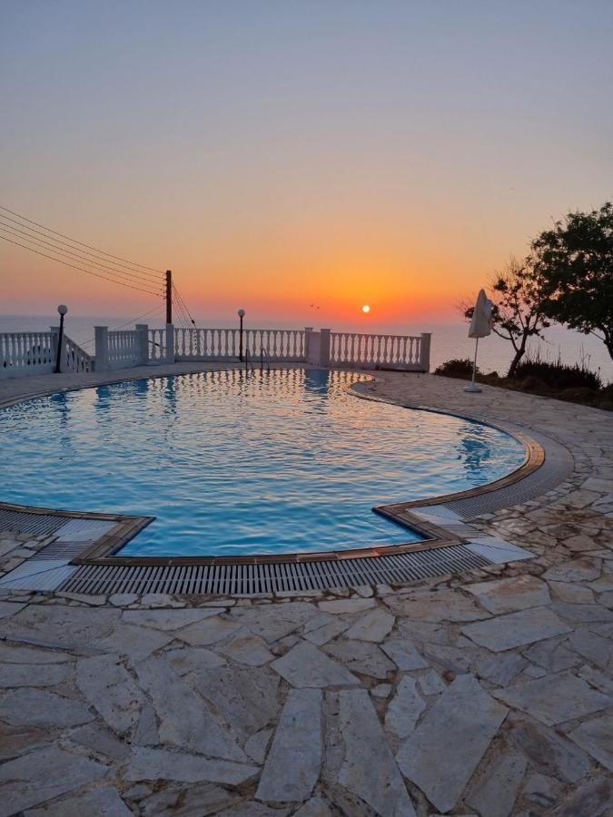 Seaclusion Vacation Villa Pomos Exteriér fotografie
